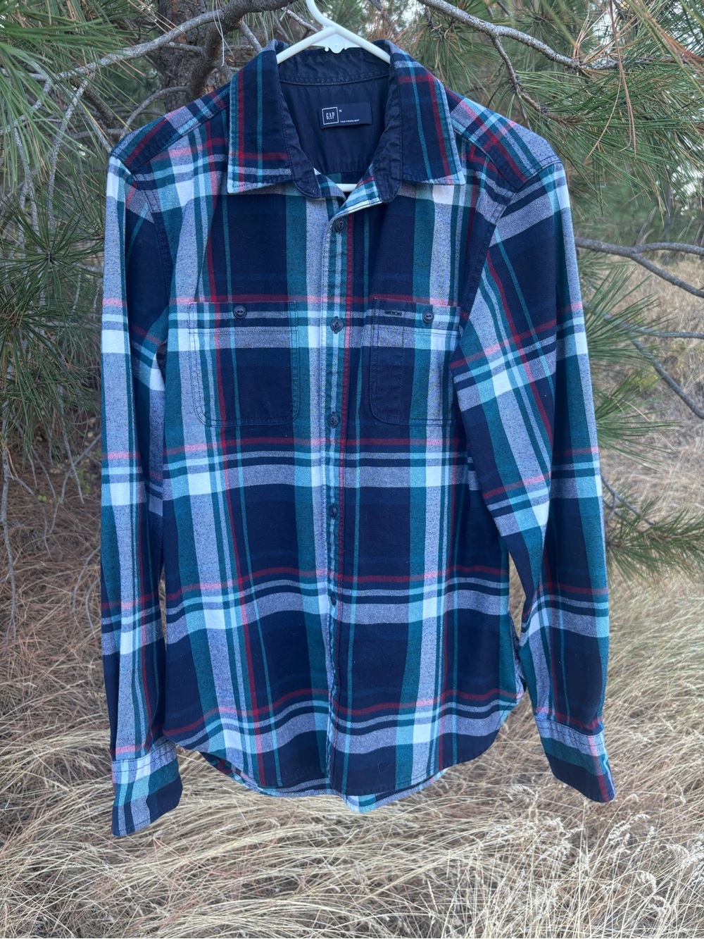 GAP Men’s Plaid Button-Up Cotton Flannel Shirt